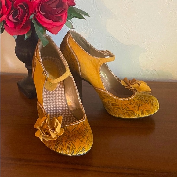 Ruby Shoo Velvet Yellow Floral Women's Shoes - Picture 1 of 13